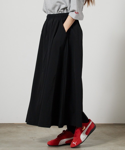 THOUSAND MILE(サウザンドマイル)の「THOUSAND MILE/サウザンドマイル SHORT SLEEVE T-SHIRT & SKIRT SET 4WAYストレッチ ロゴ刺繍セットアップ 2026年 夏 夏服(Tシャツ/カットソー・レディース・ブラック/チャコール・FREE)」の7枚目の写真