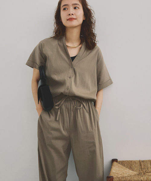 Spick & Span（スピックアンドスパン）の「《一部店舗+WEB限定 / 追加》フィブリルオールインワン（つなぎ/オールインワン・レディース・カーキ/ブラック・38/36）」の12枚目の写真