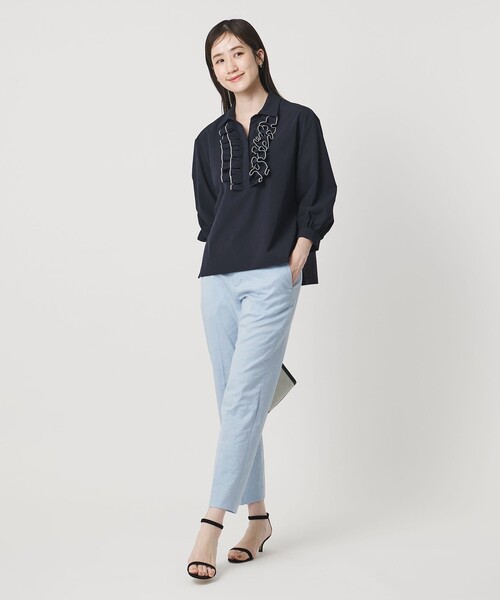 UNITED ARROWS（ユナイテッドアローズ）の「メロー フリル スキッパー パフ ブラウス ‐防しわ 吸水速乾 UVカット 遮熱性 接触冷感 ウォッシャブル‐（シャツ/ブラウス・レディース・ホワイト/ライトブルー/ネイビー・FREE）」の10枚目の写真