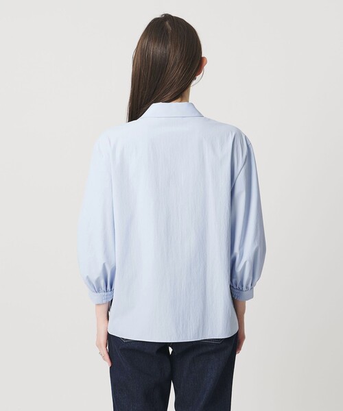 UNITED ARROWS（ユナイテッドアローズ）の「メロー フリル スキッパー パフ ブラウス ‐防しわ 吸水速乾 UVカット 遮熱性 接触冷感 ウォッシャブル‐（シャツ/ブラウス・レディース・ホワイト/ライトブルー/ネイビー・FREE）」の13枚目の写真
