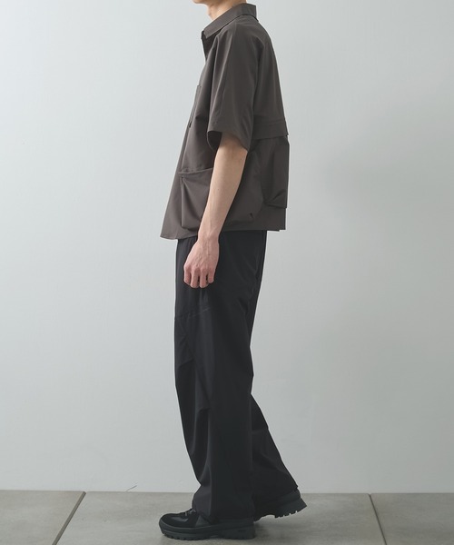 POLIQUANT（ポリクアント）の「【POLIQUANT/ポリクアント】THE MULTIPLE POCKETS S/S SHIRTS（シャツ/ブラウス・メンズ・グレー/ブラック・1/2）」の8枚目の写真