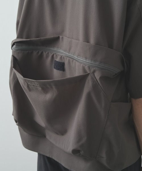 POLIQUANT（ポリクアント）の「【POLIQUANT/ポリクアント】THE MULTIPLE POCKETS S/S SHIRTS（シャツ/ブラウス・メンズ・グレー/ブラック・1/2）」の6枚目の写真