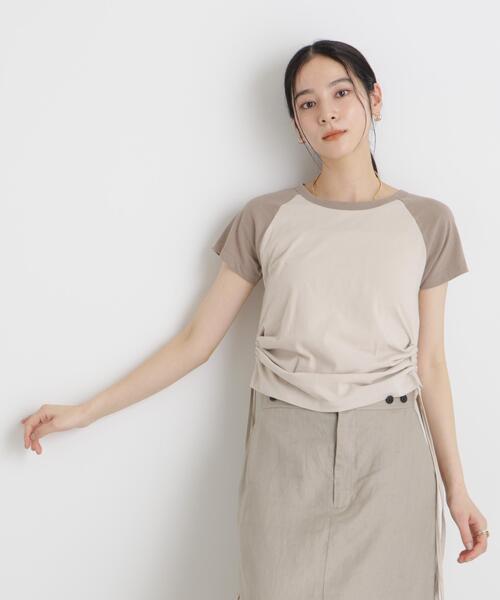 NANO universe(ナノユニバース)の「BOOKCLUB/別注 Raglan shirring shirts(Tシャツ/カットソー・レディース・グレー/チャコール/ベージュ・FREE)」の3枚目の写真