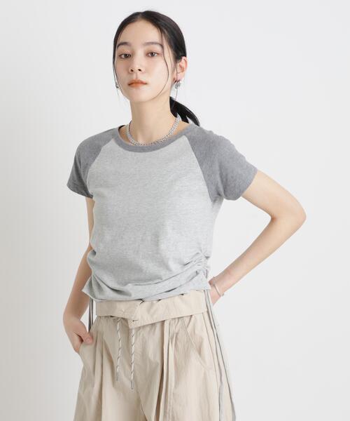 NANO universe(ナノユニバース)の「BOOKCLUB/別注 Raglan shirring shirts(Tシャツ/カットソー・レディース・グレー/チャコール/ベージュ・FREE)」の4枚目の写真