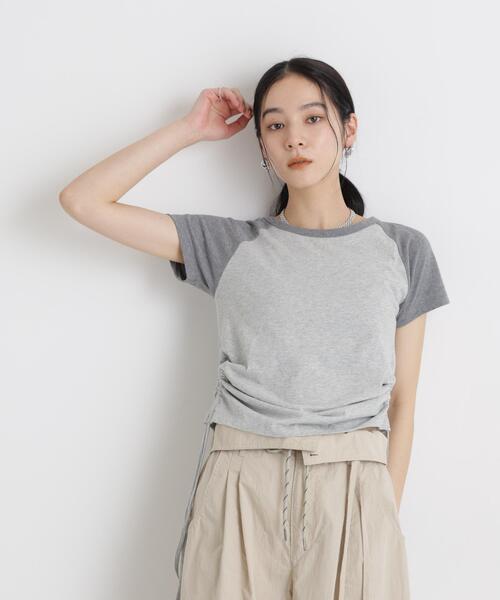 NANO universe(ナノユニバース)の「BOOKCLUB/別注 Raglan shirring shirts(Tシャツ/カットソー・レディース・グレー/チャコール/ベージュ・FREE)」の6枚目の写真