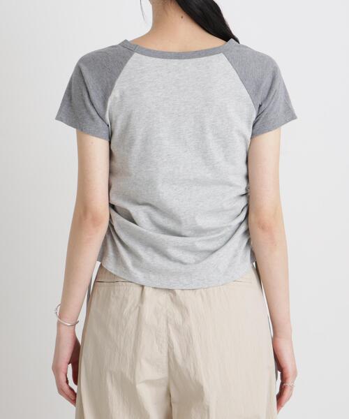 NANO universe(ナノユニバース)の「BOOKCLUB/別注 Raglan shirring shirts(Tシャツ/カットソー・レディース・グレー/チャコール/ベージュ・FREE)」の14枚目の写真