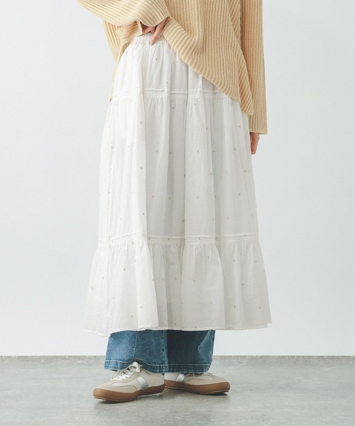 GLOBAL WORK（グローバルワーク）の「meets India/ティアード刺繍スカート/625306（スカート・レディース・ブラウン系/ホワイト系/ブラック系・SHORT/REGULAR）」の2枚目の写真