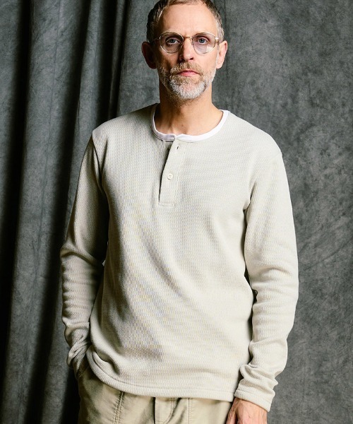 wjk(ダヴルジェイケイ)の「mlt5662- back boa thermal henley L-S ヘンリーネックカットソー(7145 lj88j)(Tシャツ/カットソー・メンズ・ホワイト/ライトグレー/ブラック・S/M/L/XL)」の3枚目の写真