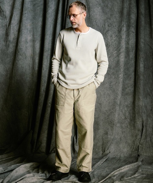 wjk(ダヴルジェイケイ)の「mlt5662- back boa thermal henley L-S ヘンリーネックカットソー(7145 lj88j)(Tシャツ/カットソー・メンズ・ホワイト/ライトグレー/ブラック・S/M/L/XL)」の5枚目の写真