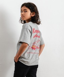  J.J camp（ジェイジェイキャンプ）の「兄弟・姉妹で着られるTシャツキッズ 半袖 ワンポイント刺しゅう kamome syokudo（Tシャツ/カットソー）」