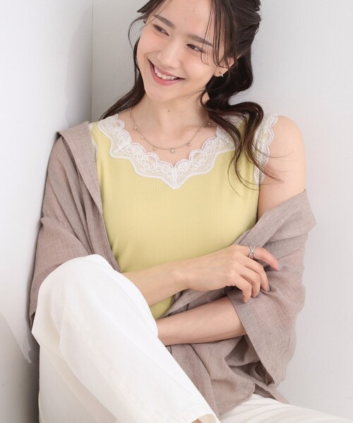 SHOO・LA・RUE(シューラルー)の「【前後2WAY/洗濯機可/S-LL】レースデザインタンクトップ(タンクトップ・レディース・ライトイエロー系/ホワイト/ブラウン系その他/ブラック・04/03/02/01)」の4枚目の写真