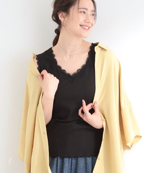 SHOO・LA・RUE(シューラルー)の「【前後2WAY/洗濯機可/S-LL】レースデザインタンクトップ(タンクトップ・レディース・ライトイエロー系/ホワイト/ブラウン系その他/ブラック・04/03/02/01)」の2枚目の写真