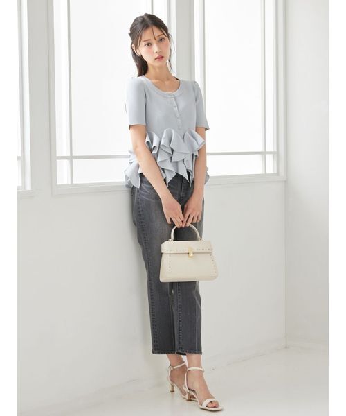 CELFORD(セルフォード)の「【WEB・一部店舗限定カラー】ラッフルフリルペプラムニットカーディガン(カーディガン/ボレロ・レディース・オフホワイト/ライトグレー/ライム/ネイビー・F)」の21枚目の写真