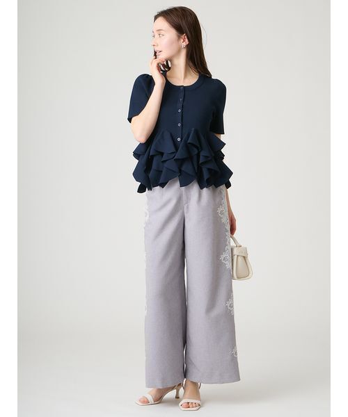 CELFORD(セルフォード)の「【WEB・一部店舗限定カラー】ラッフルフリルペプラムニットカーディガン(カーディガン/ボレロ・レディース・オフホワイト/ライトグレー/ライム/ネイビー・F)」の9枚目の写真