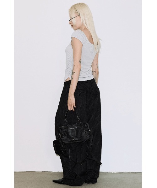 FANCY CLUB(ファンシークラブ)の「A'GEM/9 × .kom 『FANCY CLUB/ファンシークラブ』 SOFT BUTTON OFF-SHOULDER TOP/ソフトボタンオフショルダートップス(その他トップス・レディース・ブルー/アイボリー・FREE)」の4枚目の写真