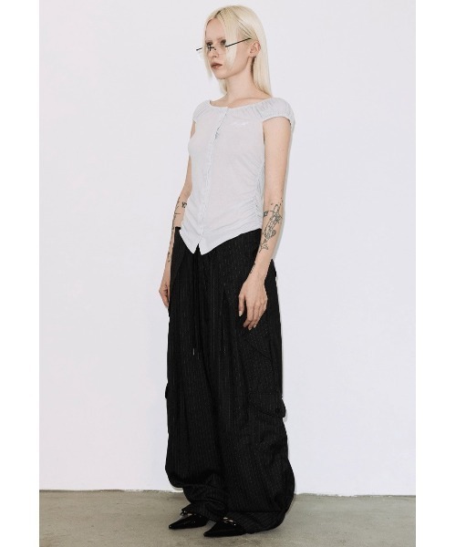 FANCY CLUB(ファンシークラブ)の「A'GEM/9 × .kom 『FANCY CLUB/ファンシークラブ』 SOFT BUTTON OFF-SHOULDER TOP/ソフトボタンオフショルダートップス(その他トップス・レディース・ブルー/アイボリー・FREE)」の3枚目の写真