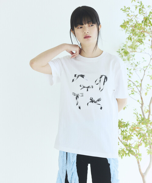 Firsthand(ファーストハンド)の「Firsthand/ファーストハンド コンフォータブル リボンプリント クルーネック Tシャツ(Tシャツ/カットソー・レディース・ホワイト/ブラック/ネイビー・FREE)」の7枚目の写真