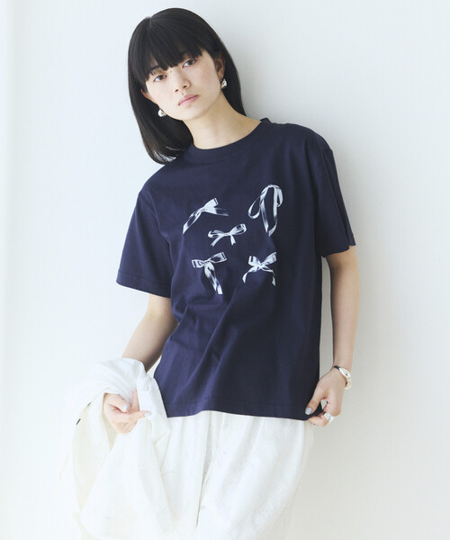 Firsthand(ファーストハンド)の「Firsthand/ファーストハンド コンフォータブル リボンプリント クルーネック Tシャツ(Tシャツ/カットソー・レディース・ホワイト/ブラック/ネイビー・FREE)」の17枚目の写真
