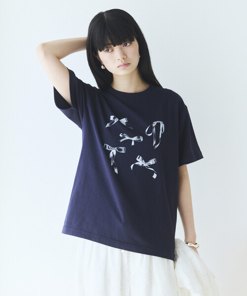 Firsthand(ファーストハンド)の「Firsthand/ファーストハンド コンフォータブル リボンプリント クルーネック Tシャツ(Tシャツ/カットソー・レディース・ホワイト/ブラック/ネイビー・FREE)」の22枚目の写真