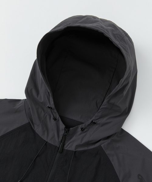 RAIMENT(レイメント)の「カーブドラグランフードウィンドブレーカー_ブラック(ナイロンジャケット・メンズ・その他・SMALL/MEDIUM/LARGE)」の5枚目の写真