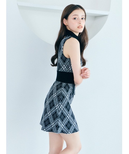 SNIDEL(スナイデル)の「ニットジャガードミニワンピース(ワンピース・レディース・ブラック/ピンクベージュ/ライトブルー・F)」の13枚目の写真