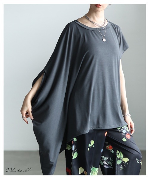Sawa a la mode(サワアラモード)の「アシンメトリーチュニックカットソー(Tシャツ/カットソー・レディース・グレー/ホワイト/ブラック・FREE)」の4枚目の写真