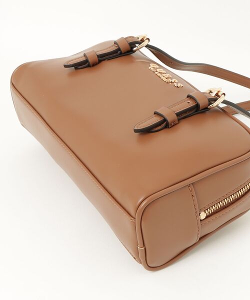 Guess(ゲス)の「JUSTINA Mini Shoulder Bag ショルダーバッグ(ショルダーバッグ・レディース・ブラック系その他/ブラウン・ONE SIZE)」の5枚目の写真