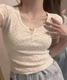 小花柄半袖Tシャツ