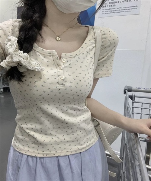 Dream garden（ドリームガーデン）の「小花柄半袖Tシャツ（Tシャツ/カットソー・レディース・ライトイエロー・M/S/XL/L）」の4枚目の写真