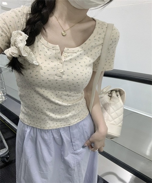 Dream garden（ドリームガーデン）の「小花柄半袖Tシャツ（Tシャツ/カットソー・レディース・ライトイエロー・M/S/XL/L）」の7枚目の写真