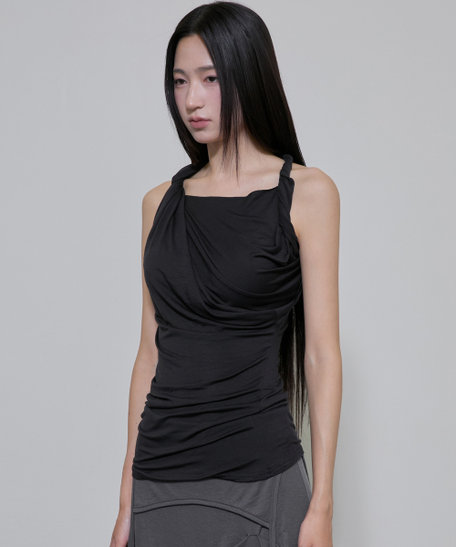 FLAREUP(フレアアップ)の「Braided Asymmetrical Sleeveless (FL-166_Black)(Tシャツ/カットソー・レディース・ブラック・OS)」の4枚目の写真