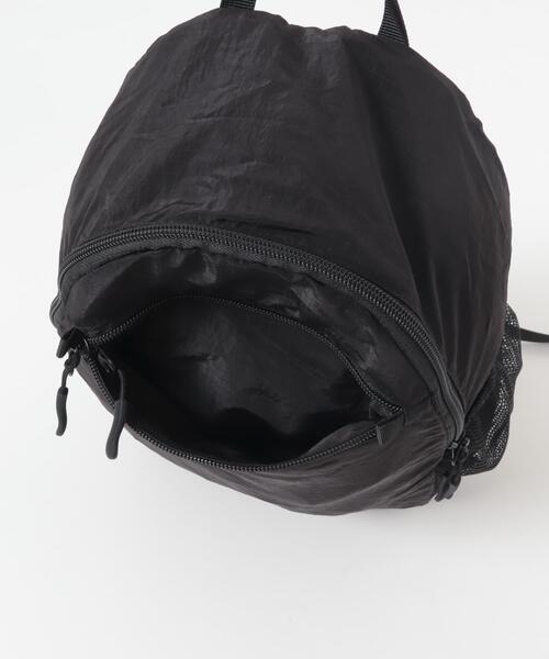 URBAN RESEARCH DOORS（アーバンリサーチドアーズ）の「URDパッカブルリュック（バックパック/リュック・メンズ・イエロー/ブラック/グリーン・-）」の10枚目の写真