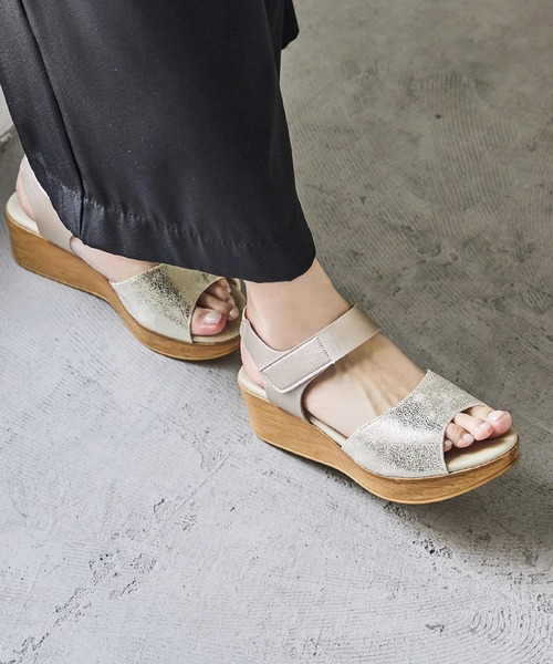 Fashion Letter(ファッションレター)の「日本製 アンクルベルトウェッジサンダル 痛くないサンダル(サンダル・レディース・ブラック/ゴールド・S/M/L/LL)」の16枚目の写真