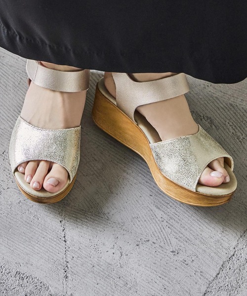Fashion Letter(ファッションレター)の「日本製 アンクルベルトウェッジサンダル 痛くないサンダル(サンダル・レディース・ブラック/ゴールド・S/M/L/LL)」の17枚目の写真