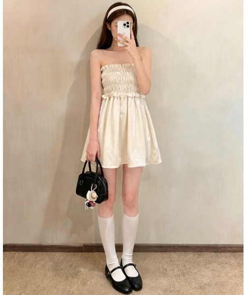 Mela(メラ)の「2WAY シャーリングサテン ベアトップ&スカート(チューブトップ・レディース・ホワイト・S/L/M)」の13枚目の写真