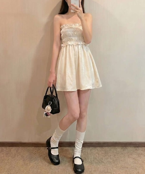 Mela(メラ)の「2WAY シャーリングサテン ベアトップ&スカート(チューブトップ・レディース・ホワイト・S/L/M)」の14枚目の写真