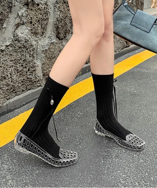 WEGO(ウィゴー)の「【jelly shoes】26夏最新トレンド!ジェリーローファーサンダル(サンダル・レディース・ブラック/ゴールド/その他1/シルバー・MEDIUM/LARGE)」の13枚目の写真