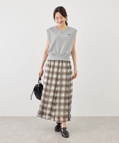 ROPE' PICNIC(ロペピクニック)の「キーネックラメ入りミニ裏毛トップス/汗染み防止・セットアップ対応(Tシャツ/カットソー・レディース・グレー系その他/チャコールグレー/ライトグレー・FREE)」の4枚目の写真