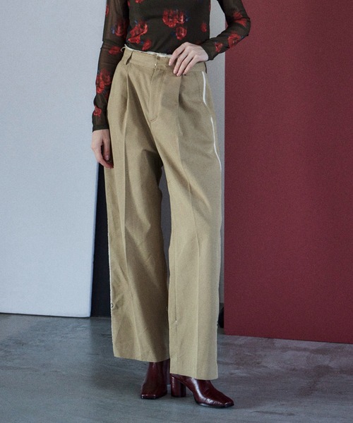 MAISON SPECIAL(メゾンスペシャル)の「Wide Straight Chino Pants/ワイドストレートチノパンツ(その他パンツ・レディース・ブラック/ベージュ・36/38)」の1枚目の写真