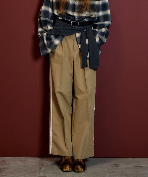 MAISON SPECIAL(メゾンスペシャル)の「Wide Straight Chino Pants/ワイドストレートチノパンツ(その他パンツ・レディース・ブラック/ベージュ・36/38)」の3枚目の写真