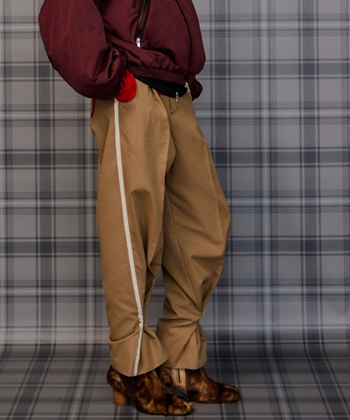 MAISON SPECIAL(メゾンスペシャル)の「Wide Straight Chino Pants/ワイドストレートチノパンツ(その他パンツ・レディース・ブラック/ベージュ・36/38)」の4枚目の写真
