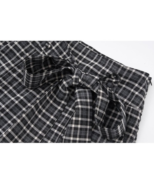 andwang(アンドワン)の「Ribbon Tie Arrange Shorts(スカート・レディース・チェック/ベージュ/ブラック・SMALL/MEDIUM)」の13枚目の写真