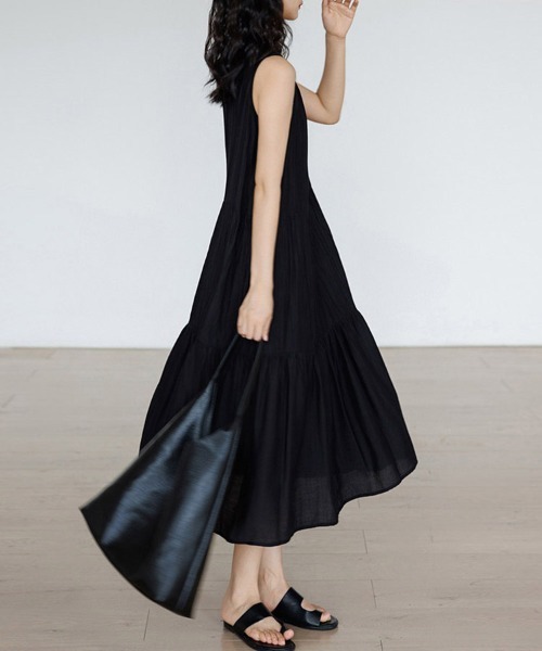ONEP STAR(ワンピスター)の「フロントボタンティアードノースリーブワンピース(ワンピース・レディース・ブラック・MEDIUM/LARGE/X-LARGE)」の4枚目の写真