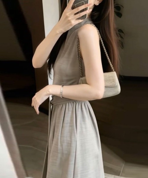 AMAJI(アマジ)の「ウエストマーク 法式 ロングワンピース(ワンピース・レディース・グレー・SMALL/MEDIUM/LARGE/X-LARGE)」の3枚目の写真