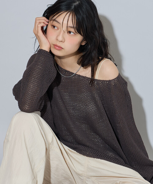 FREAK'S STORE(フリークスストア)の「オーバーサイズ メッシュニットプルオーバー/ ルーズ シアーニット(ニット/セーター・レディース・オフホワイト/チャコール/ベージュ・フリ-)」の2枚目の写真