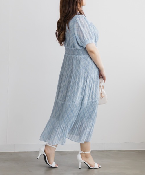 CLETTE(クレット)の「シアーチェックプリーツワンピース(ワンピース・レディース・ラベンダー/ブルー/ベージュ・3L/4L/LL)」の16枚目の写真