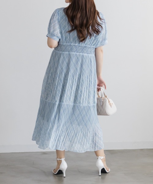 CLETTE(クレット)の「シアーチェックプリーツワンピース(ワンピース・レディース・ラベンダー/ブルー/ベージュ・3L/4L/LL)」の17枚目の写真