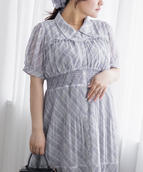 CLETTE(クレット)の「シアーチェックプリーツワンピース(ワンピース・レディース・ラベンダー/ブルー/ベージュ・3L/4L/LL)」の18枚目の写真
