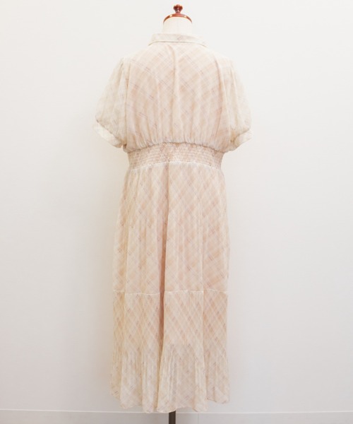 CLETTE(クレット)の「シアーチェックプリーツワンピース(ワンピース・レディース・ラベンダー/ブルー/ベージュ・3L/4L/LL)」の11枚目の写真