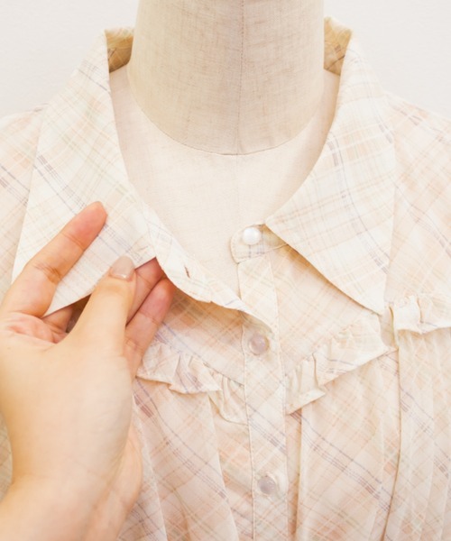 CLETTE(クレット)の「シアーチェックプリーツワンピース(ワンピース・レディース・ラベンダー/ブルー/ベージュ・3L/4L/LL)」の12枚目の写真